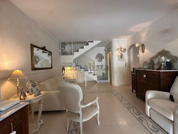 casa indipendente in vendita a Viareggio in zona Torre del Lago