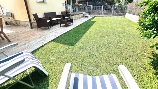 casa indipendente in vendita a Viareggio in zona Torre del Lago