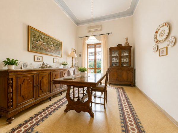 casa indipendente in vendita a Viareggio