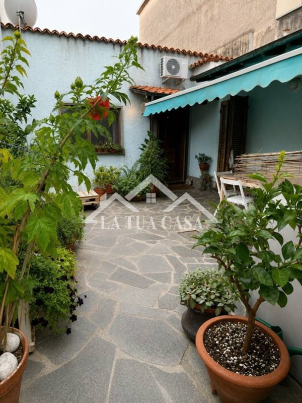 casa indipendente in vendita a Viareggio in zona Centro Storico