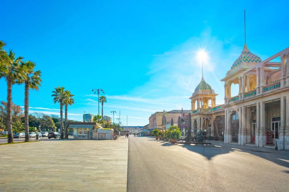 negozio in vendita a Viareggio