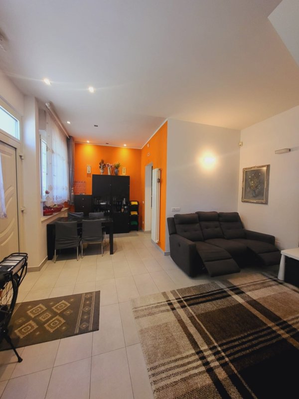 casa indipendente in vendita a Viareggio