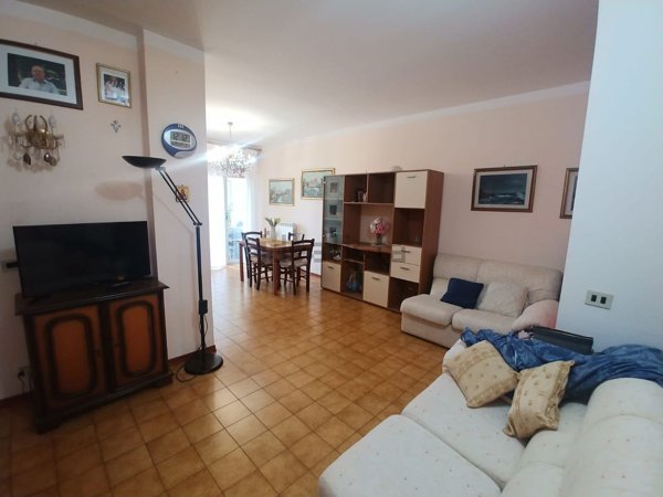 appartamento in vendita a Viareggio in zona Torre del Lago