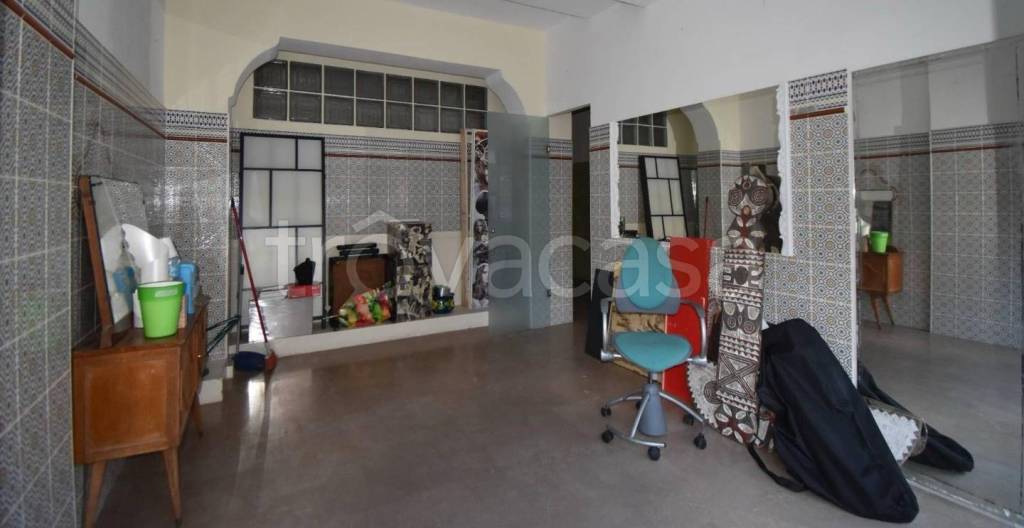 negozio in vendita a Viareggio in zona Centro Storico