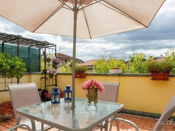casa indipendente in vendita a Viareggio in zona Centro Storico