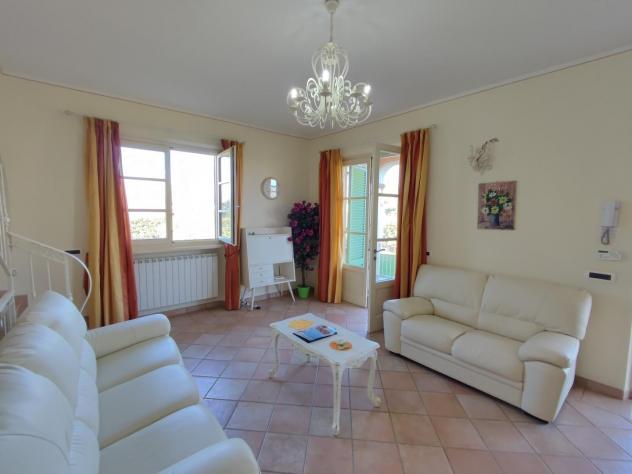 casa indipendente in vendita a Viareggio in zona Migliarina