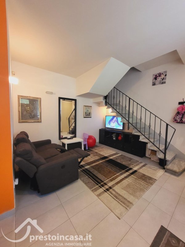 casa indipendente in vendita a Viareggio