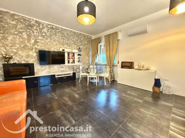 appartamento in vendita a Viareggio in zona Torre del Lago