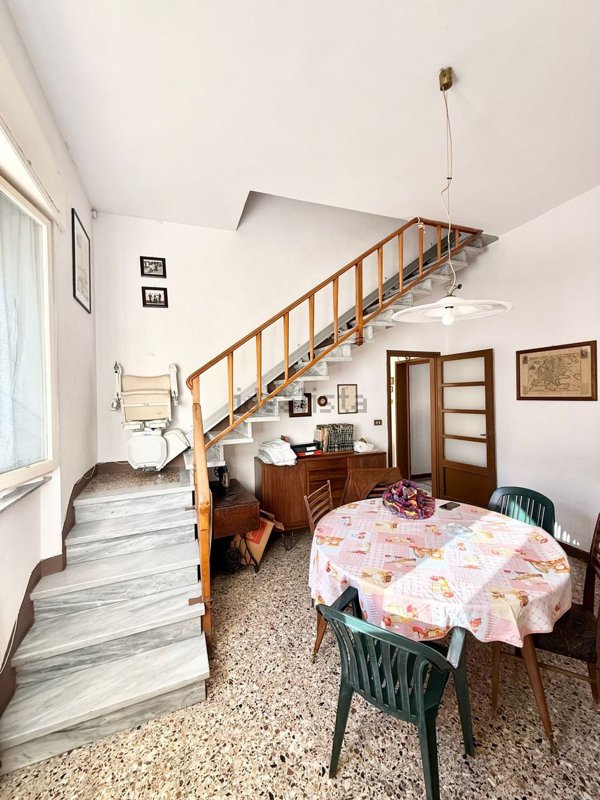 casa indipendente in vendita a Viareggio in zona Centro Storico