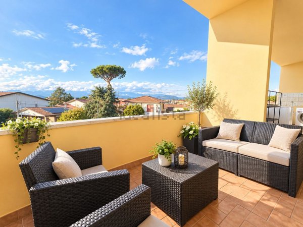 appartamento in vendita a Viareggio in zona Torre del Lago