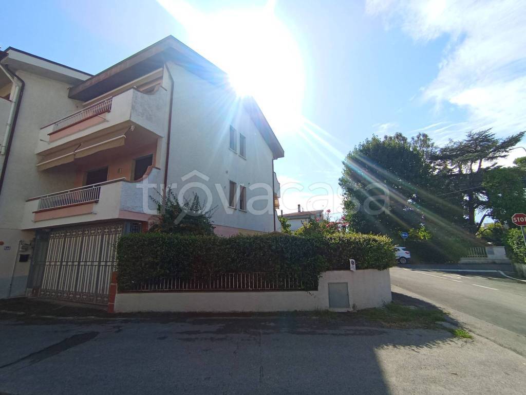 casa indipendente in vendita a Viareggio in zona Torre del Lago