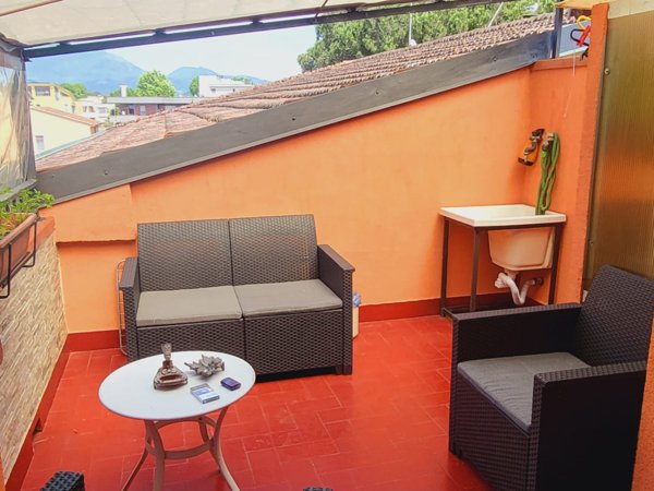 casa indipendente in vendita a Viareggio in zona Cinquini
