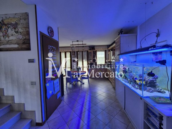 casa indipendente in vendita a Viareggio in zona Torre del Lago