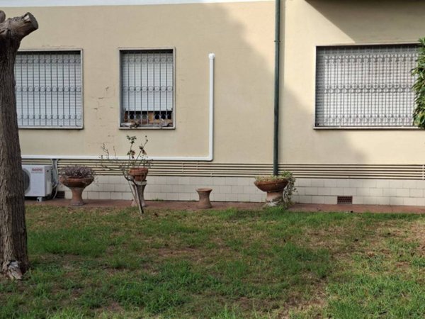 appartamento in vendita a Viareggio in zona Migliarina