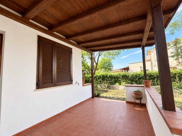 casa indipendente in vendita a Viareggio in zona Torre del Lago