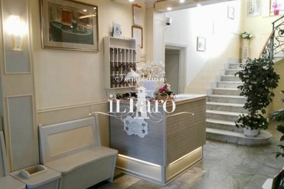 casa indipendente in vendita a Viareggio