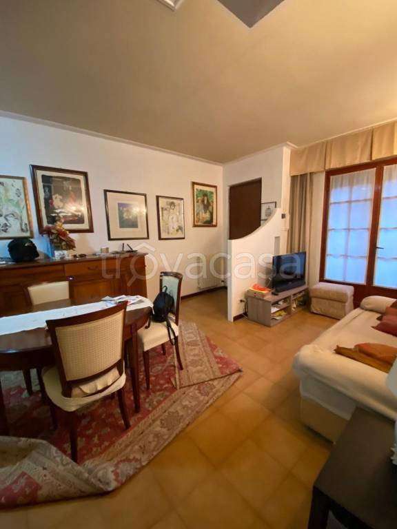 casa indipendente in vendita a Viareggio in zona Migliarina