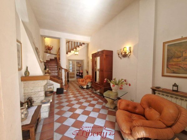 casa indipendente in vendita a Viareggio in zona Centro Storico