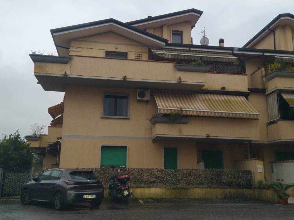appartamento in vendita a Viareggio in zona Campo d'Aviazione