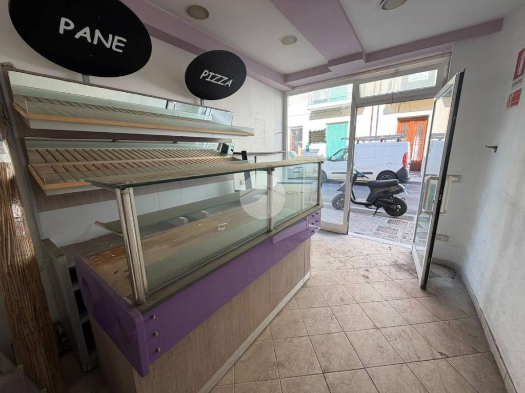 locale commerciale in vendita a Viareggio