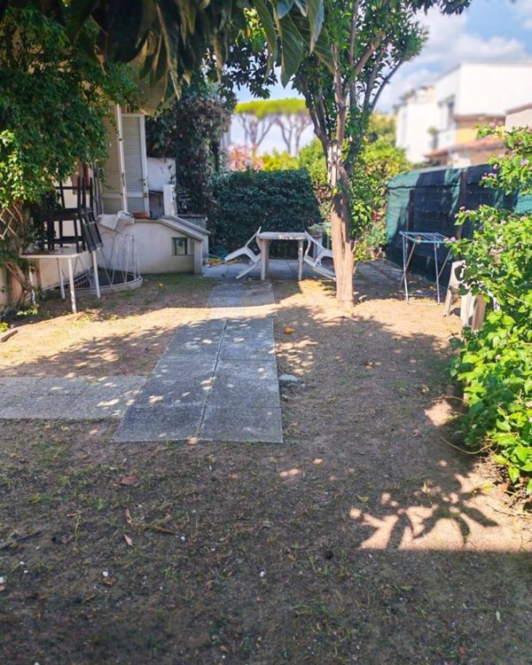 appartamento in vendita a Viareggio in zona Torre del Lago