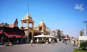 negozio in vendita a Viareggio in zona Centro Storico