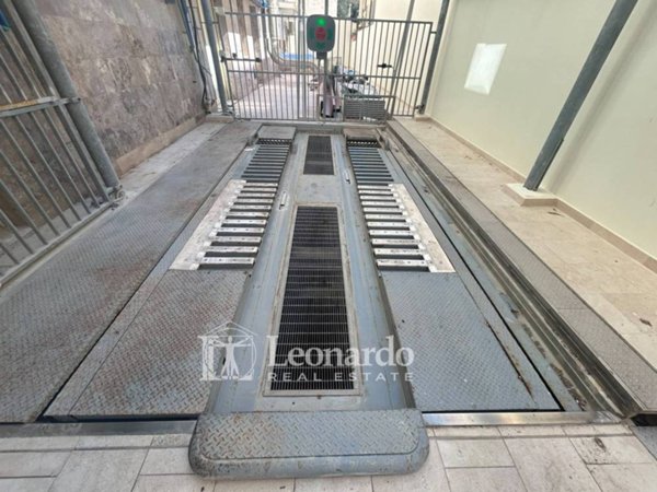 box auto in vendita a Viareggio