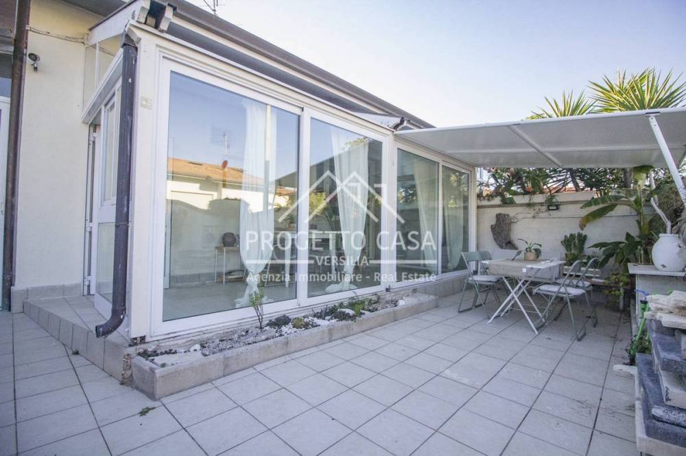 casa indipendente in vendita a Viareggio in zona Torre del Lago