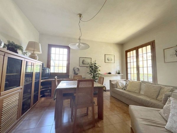 casa indipendente in vendita a Viareggio in zona Torre del Lago