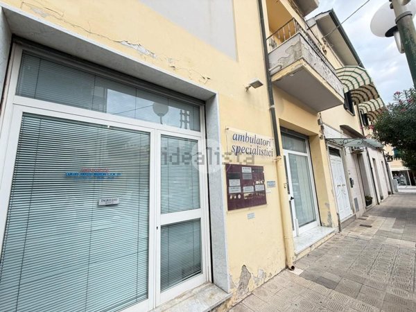 ufficio in vendita a Viareggio in zona Centro Storico