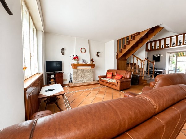 casa indipendente in vendita a Viareggio in zona Migliarina