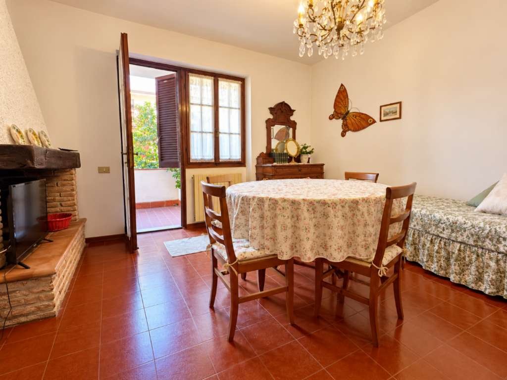 casa indipendente in vendita a Viareggio in zona Torre del Lago