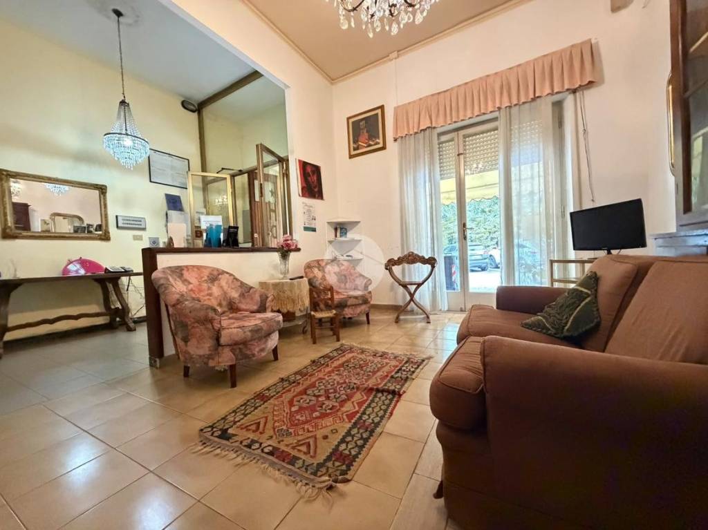 negozio in vendita a Viareggio