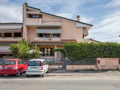 casa indipendente in vendita a Viareggio in zona Cinquini
