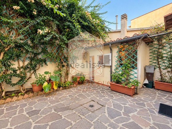 casa indipendente in vendita a Viareggio in zona Marco Polo