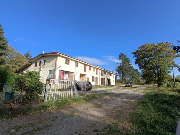 casa indipendente in vendita a Villa Basilica in zona Boveglio
