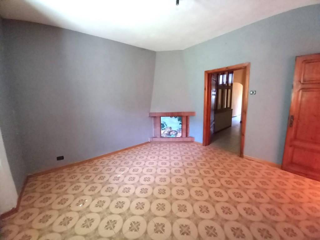 casa indipendente in vendita a Villa Basilica