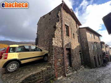 casa indipendente in vendita a Villa Basilica in zona Boveglio