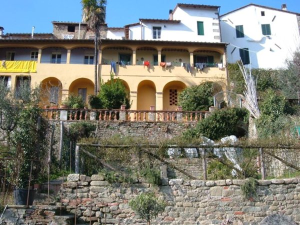 casa indipendente in vendita a Villa Basilica