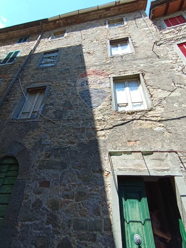 casa indipendente in vendita a Villa Basilica in zona Boveglio