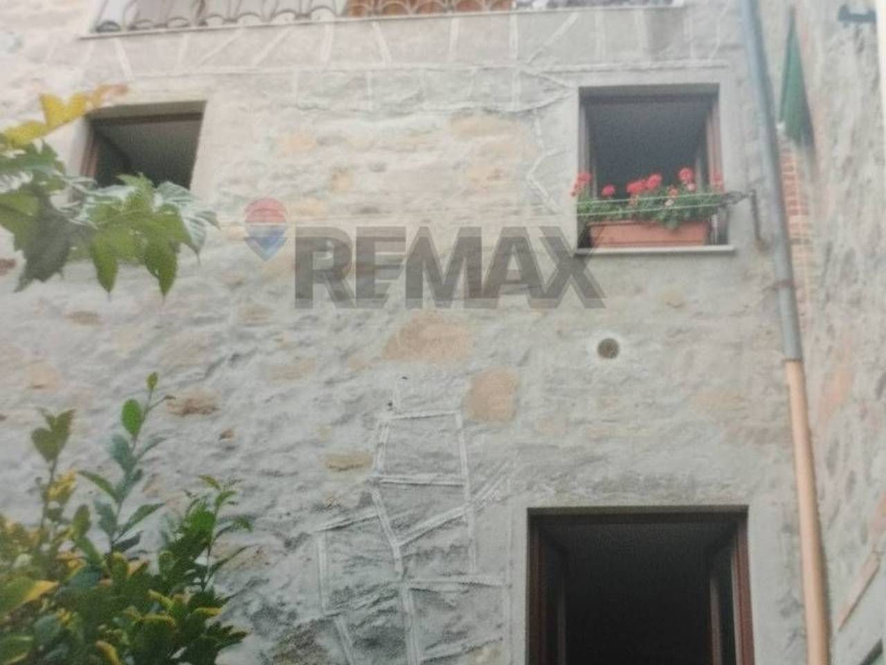 casa indipendente in vendita a Villa Basilica in zona Pariana