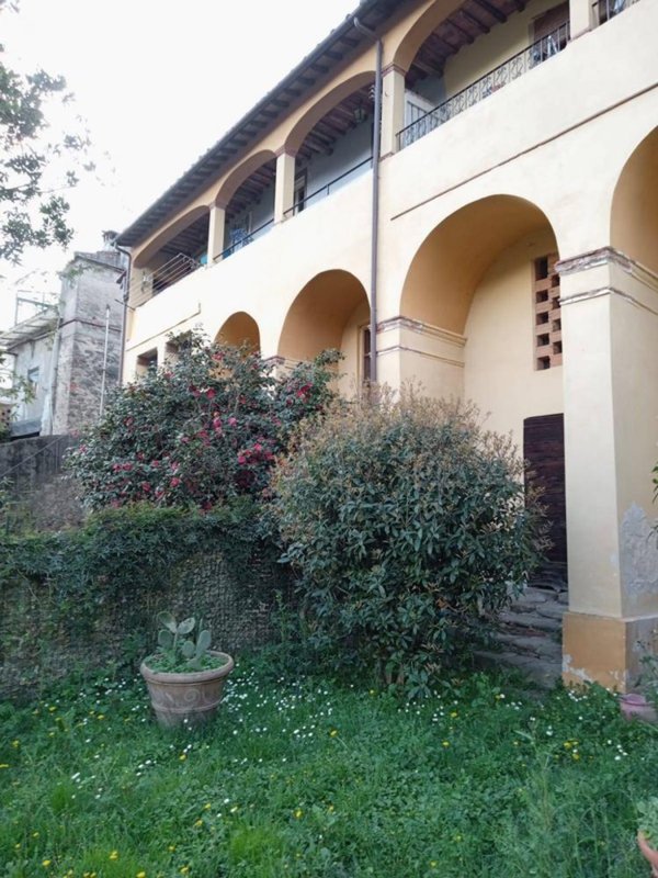 casa indipendente in vendita a Villa Basilica