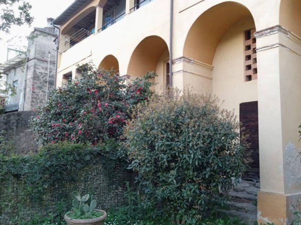 casa indipendente in vendita a Villa Basilica