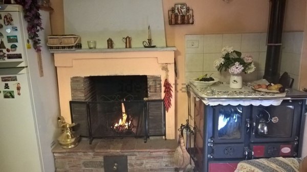 casa indipendente in vendita a Villa Basilica