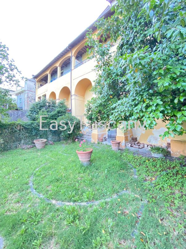 casa indipendente in vendita a Villa Basilica