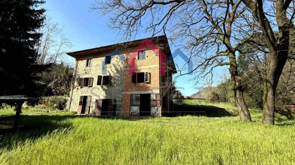casa indipendente in vendita a Villa Basilica