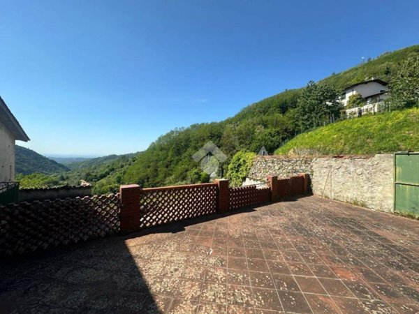 casa indipendente in vendita a Villa Basilica