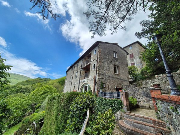 casa indipendente in vendita a Villa Basilica