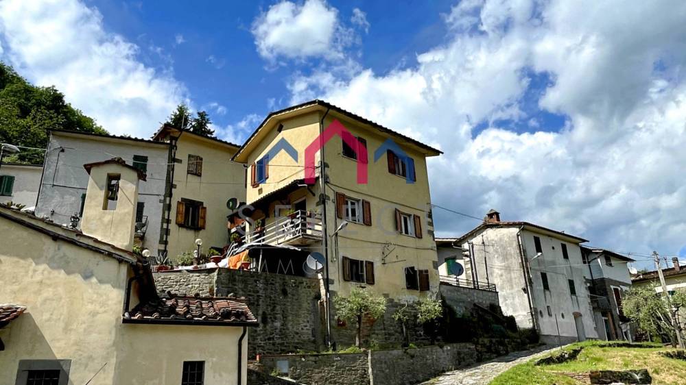 casa indipendente in vendita a Villa Basilica in zona Pontoro