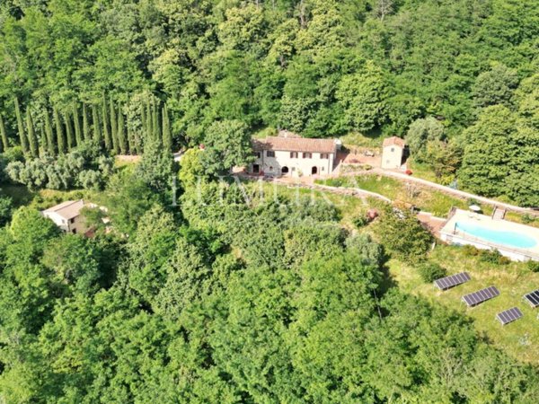 casa indipendente in vendita a Villa Basilica